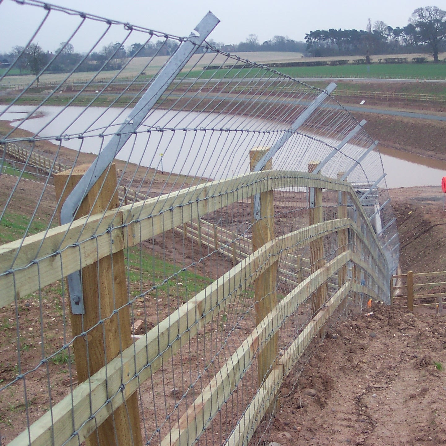 Otter Fencing